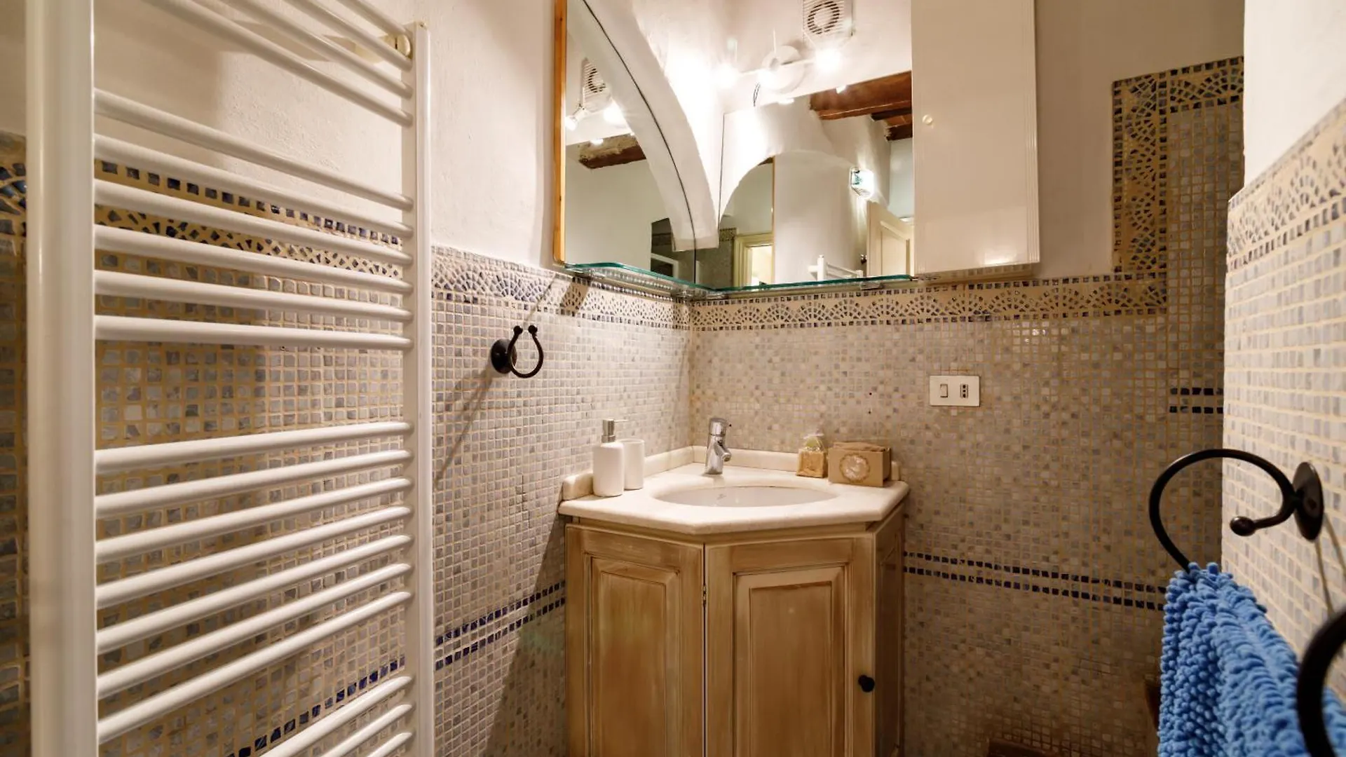 Castellare Degli Ugurgieri Central Apt In Siena
